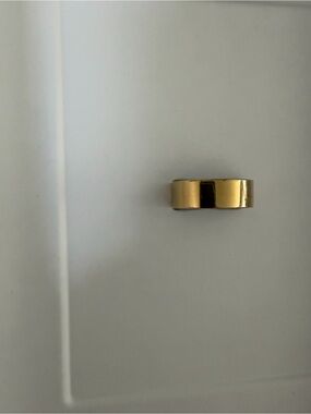 Ultrahuman Ring AIR Smart Ring Activity Tracker Gold Wireless w/ Charging Dock